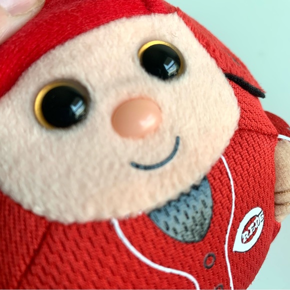 TY toys Cincinnati Reds ball player stuffed ball. - Picture 6 of 7
